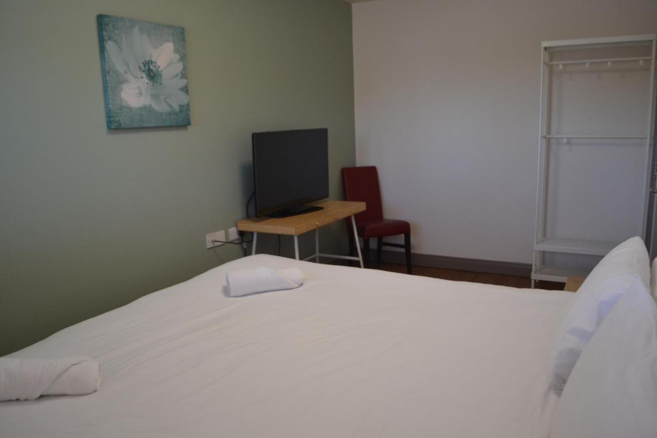 Walsh'S Hotel And Apartments Maghera  المظهر الخارجي الصورة