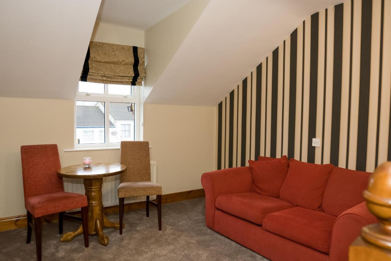 Walsh'S Hotel And Apartments Maghera  المظهر الخارجي الصورة