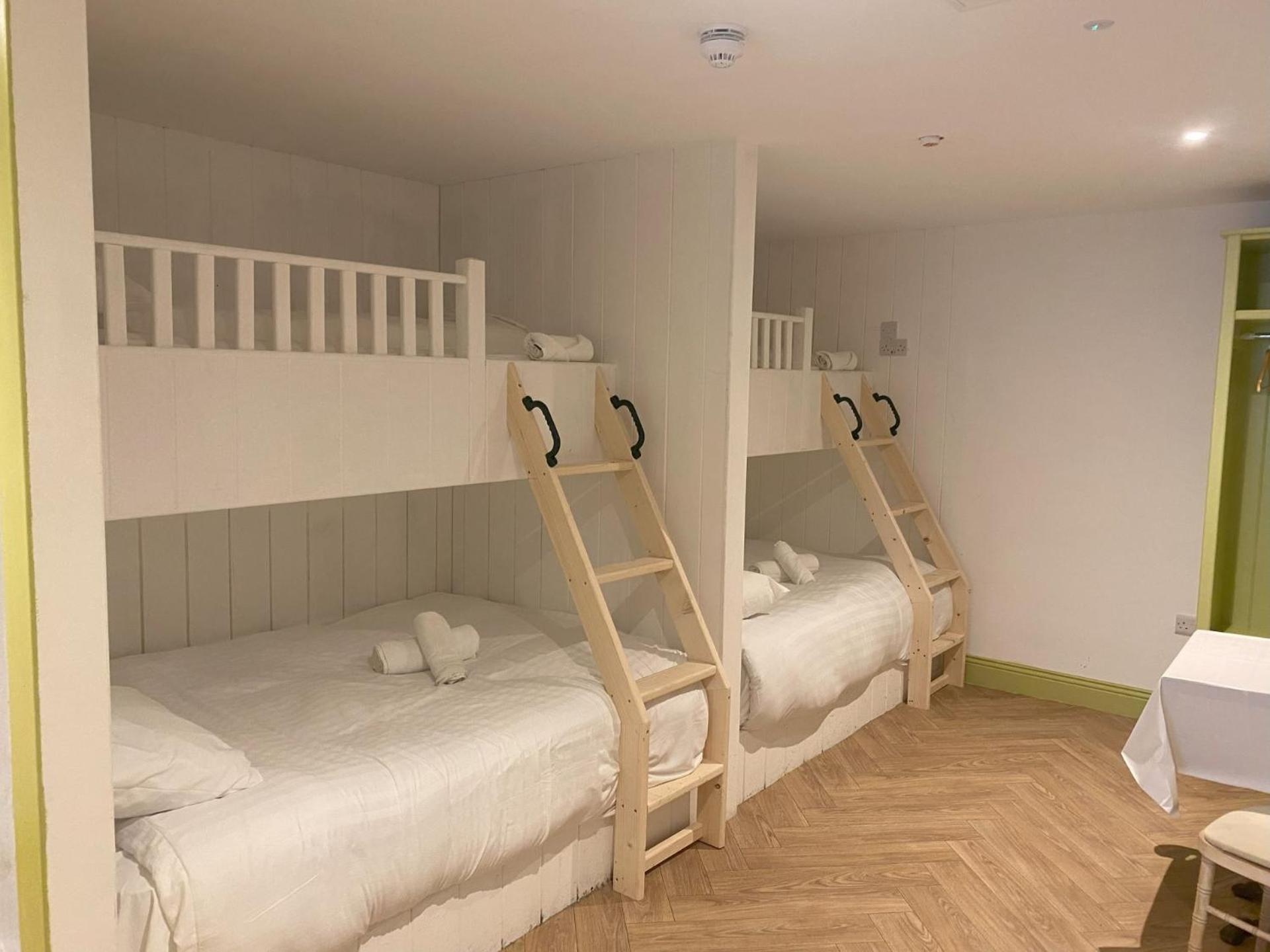 Walsh'S Hotel And Apartments Maghera  المظهر الخارجي الصورة